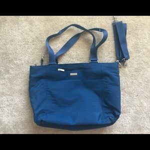Barely used Navy Baggalini Laptop Tote